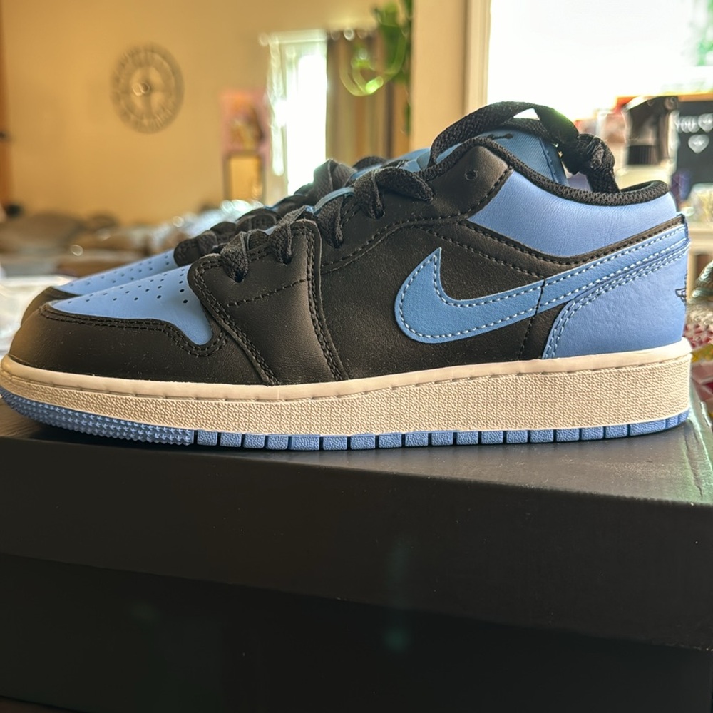 Brand New In Box - Air Jordan 1 Low (GS) - 5Y- Black and University Blue